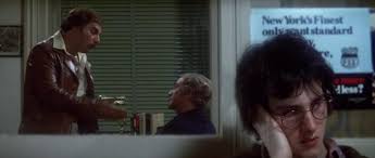 Vestida Para Matar.-Película De 1980. 14 Escuchando Al Policia